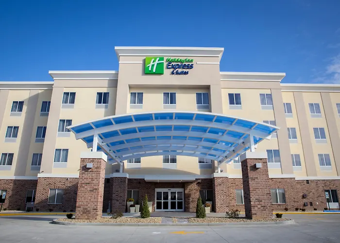 Express And By Ihg 3*