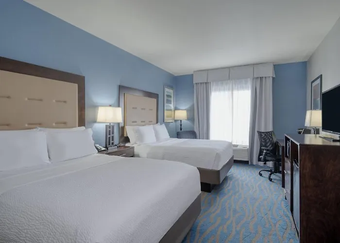 Express And By Ihg Hotel 3*