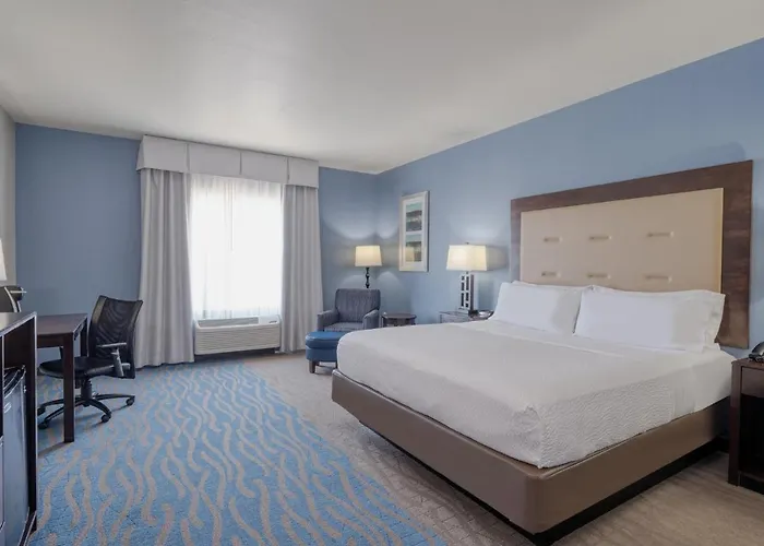 Express And By Ihg Hotel 3*